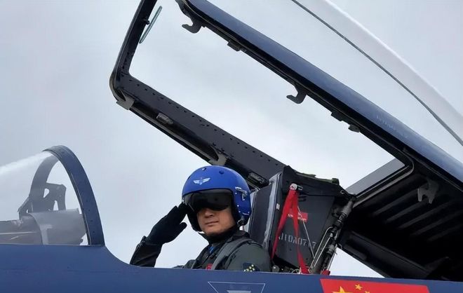 1987年飞机坠落深山飞行员被放牛娃救起30年后终于找到恩人(图4)