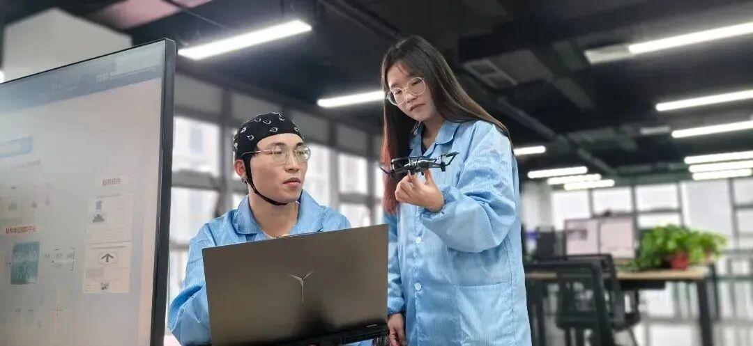 西安创新！“意念”控制无人机成为现实(图2)