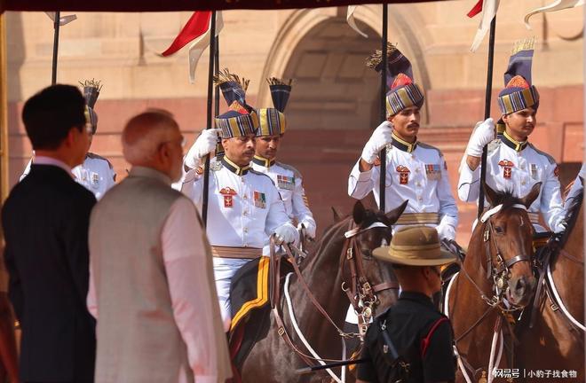 印度“欢迎仪式”变了！李在明夫妇到访与莫迪一起观看分列式(图3)