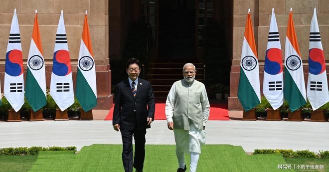 印度“欢迎仪式”变了！李在明夫妇到访与莫迪一起观看分列式(图2)