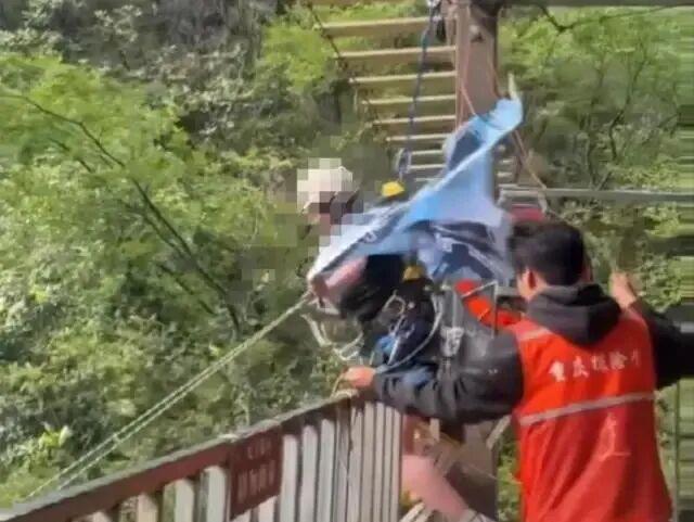 天津高空跳伞两人身亡高空游乐的刺激不该以生命为代价(图2)