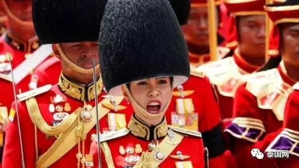 岳汉：泰国恩宠正盛的“宠妃”究竟为何被废黜？(图4)