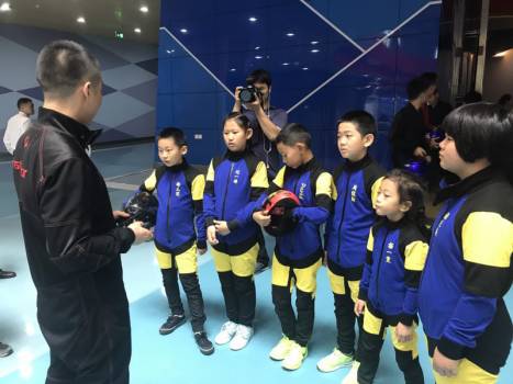 身无彩凤双飞翼好风送我上青云——贺飞行家北京代表队在全国室内跳伞锦标赛斩获佳绩(图4)